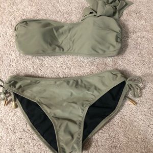 One shoulder ruffle bikini!